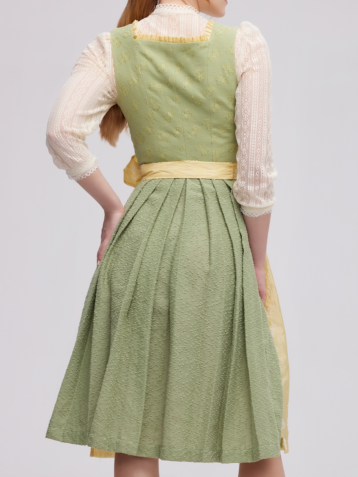 Dirndl in Grün – stilvoll und vielseitig