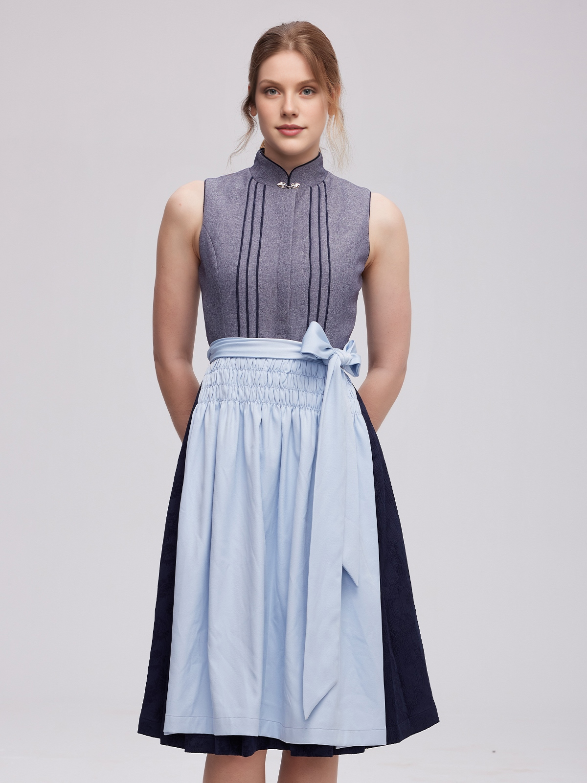Dirndl mit Strickjacke – stilvolle Kombination für jeden Anlass