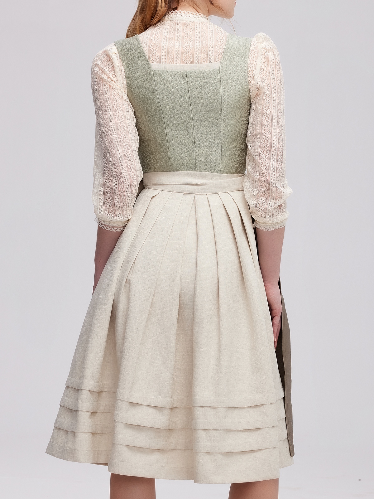Modernes Dirndl in Grün – perfekt für Festivals und Hochzeiten