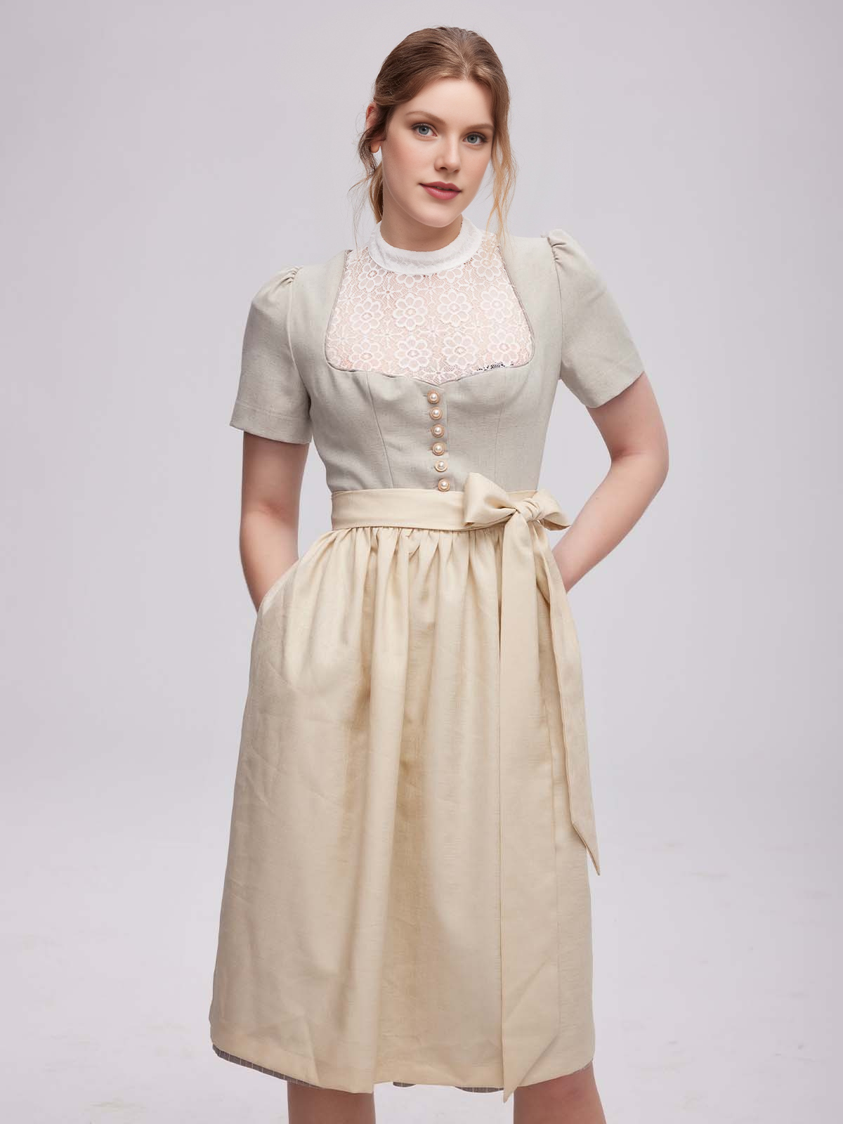 Elegantes graues Dirndl mit modernem Schnitt