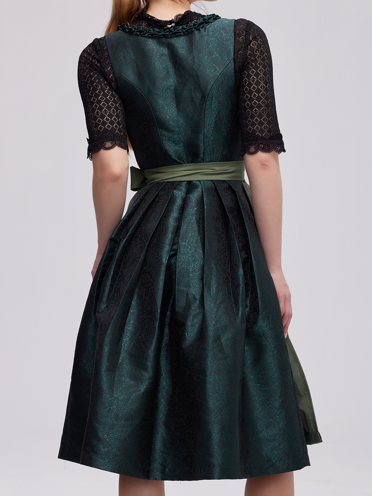 Traditionelles Dirndl in Grün