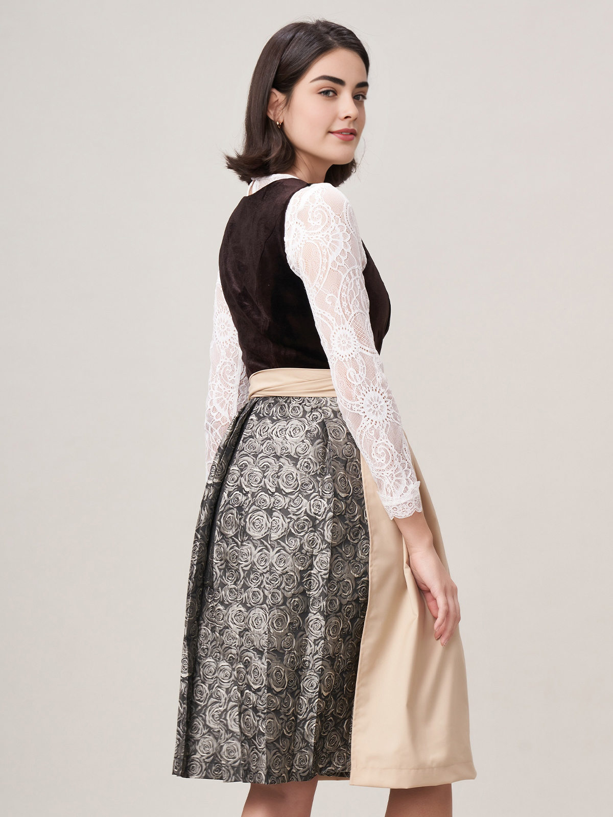 Grünes Dirndl Damen in verschiedenen Nuancen