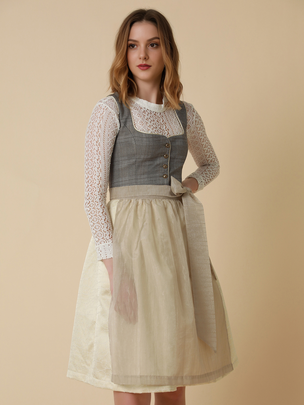 Elegantes rotes Samt-Dirndl