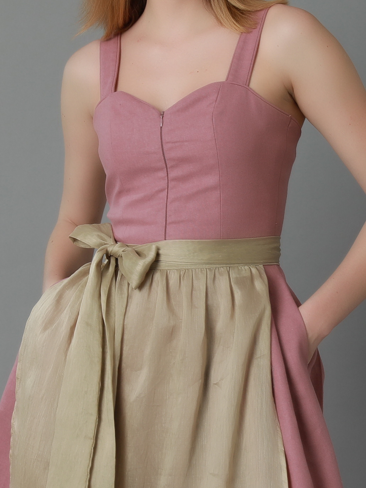 Mini Dirndl Grün mit rosa Blumenmuster