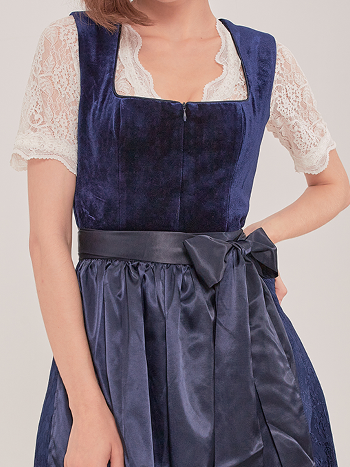 Dirndl in Blau