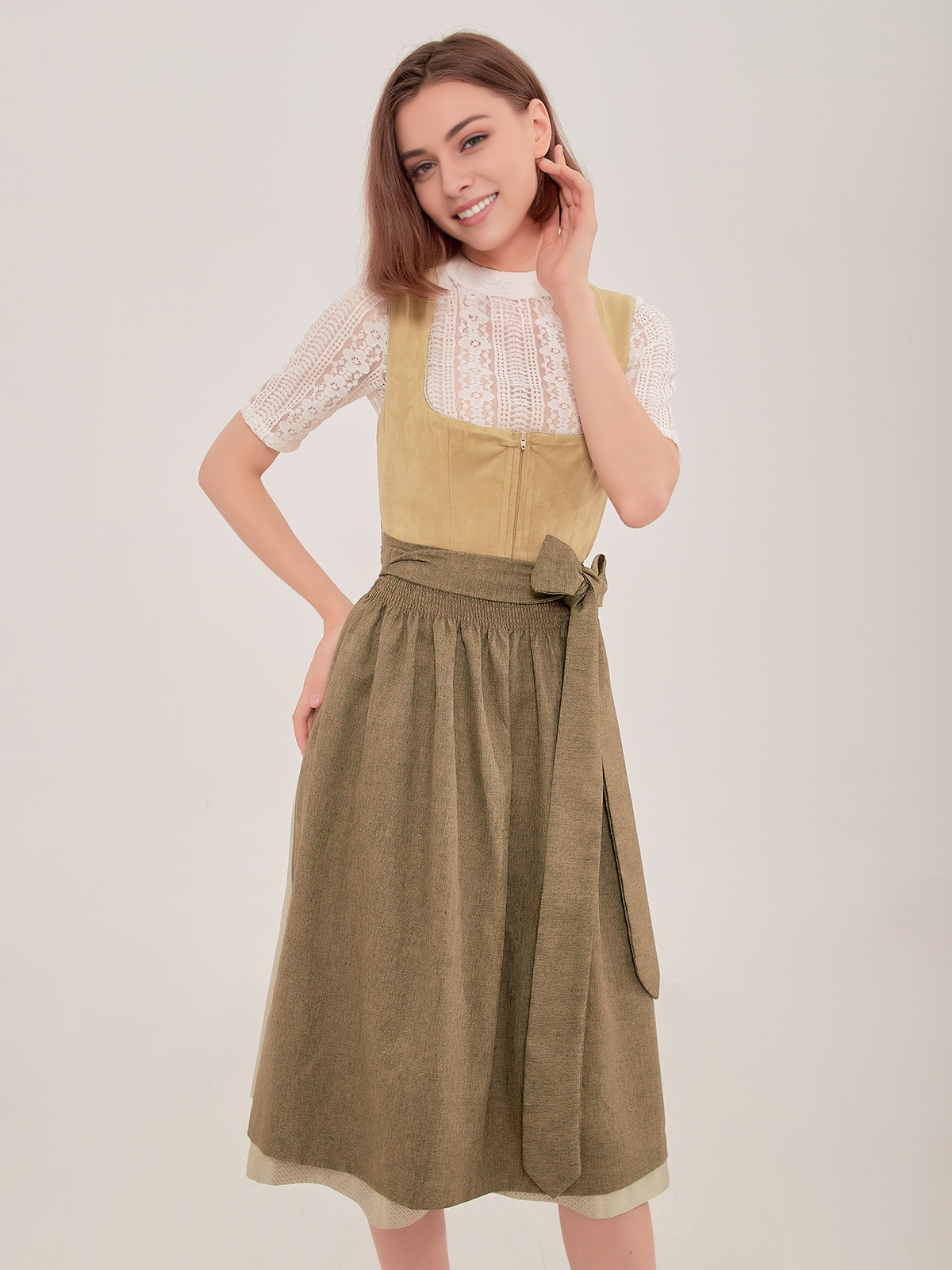 Dirndl Mini Sexy in Grün – feminin und stilvoll
