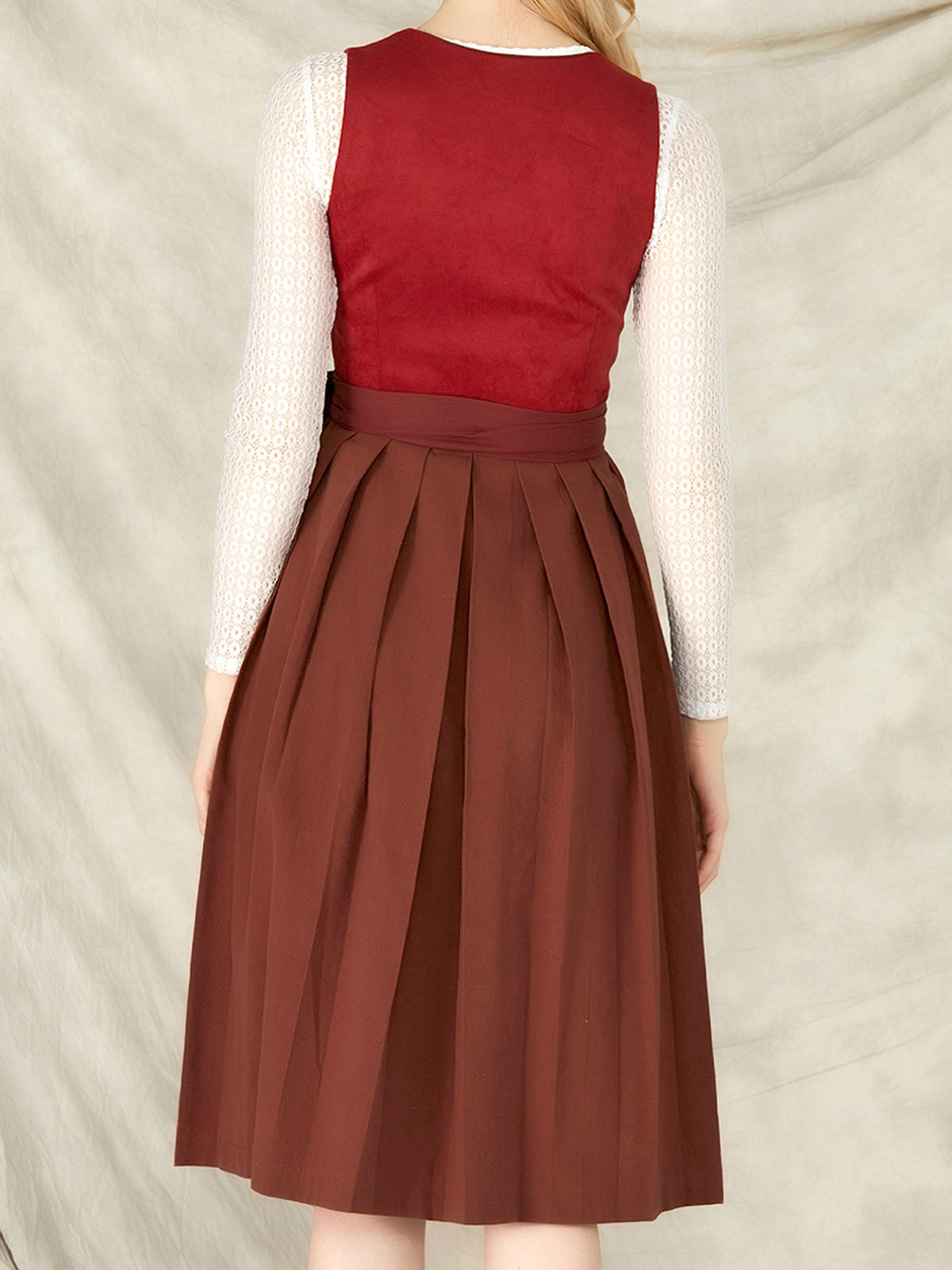 Samtdirndl Rot in eleganter Ausführung