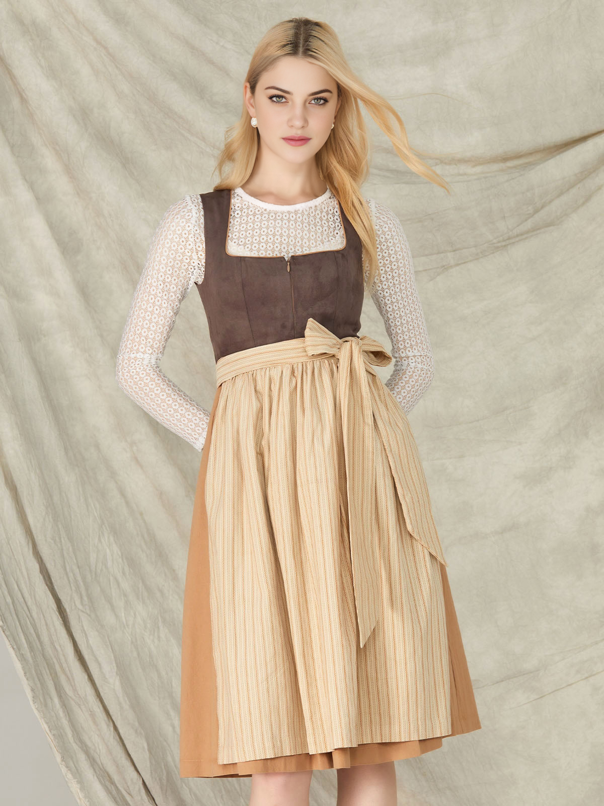 Reduziertes Dirndl in Braun