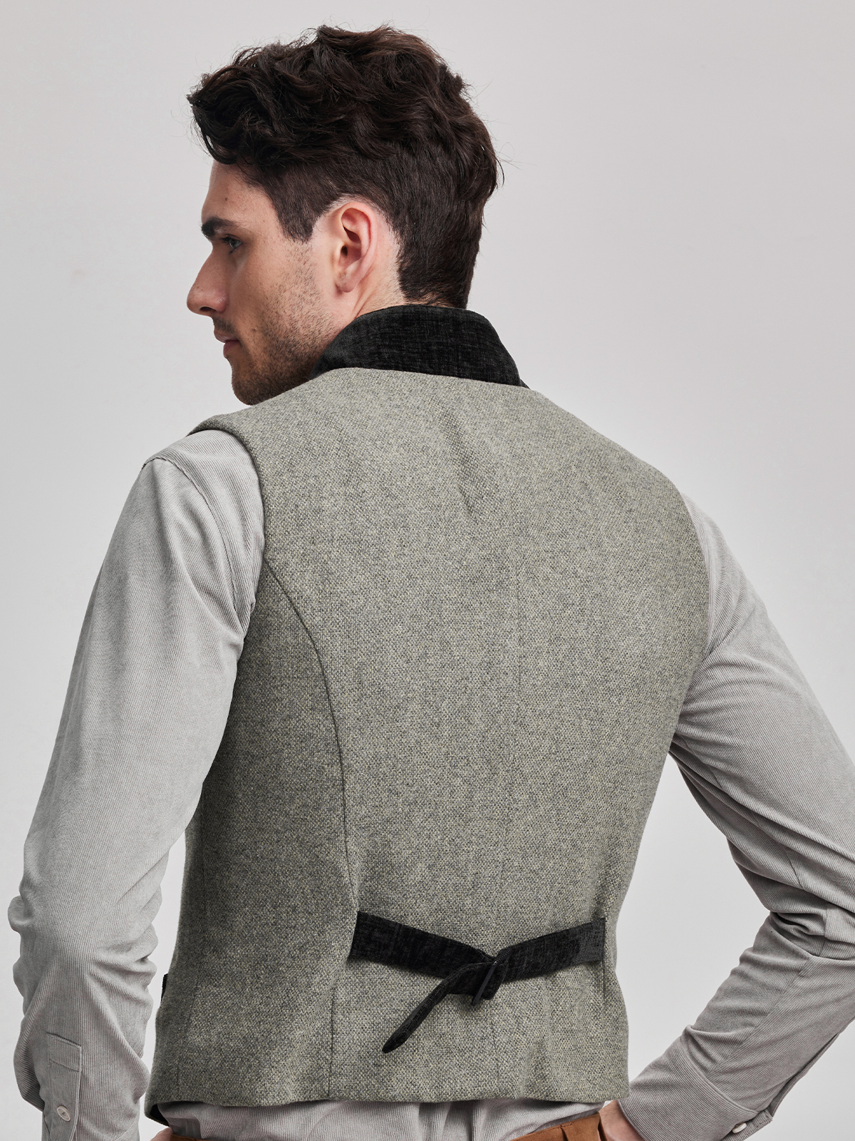 Modernes Dirndl in Grau