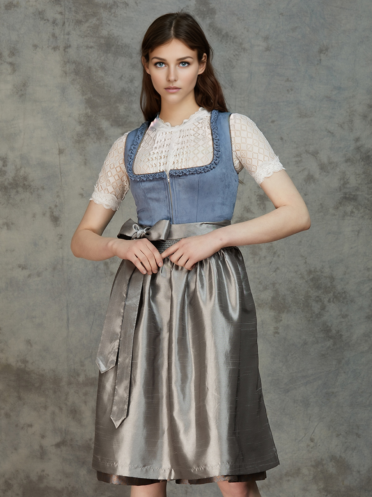 Gelbes Dirndl mit blauer Schürze