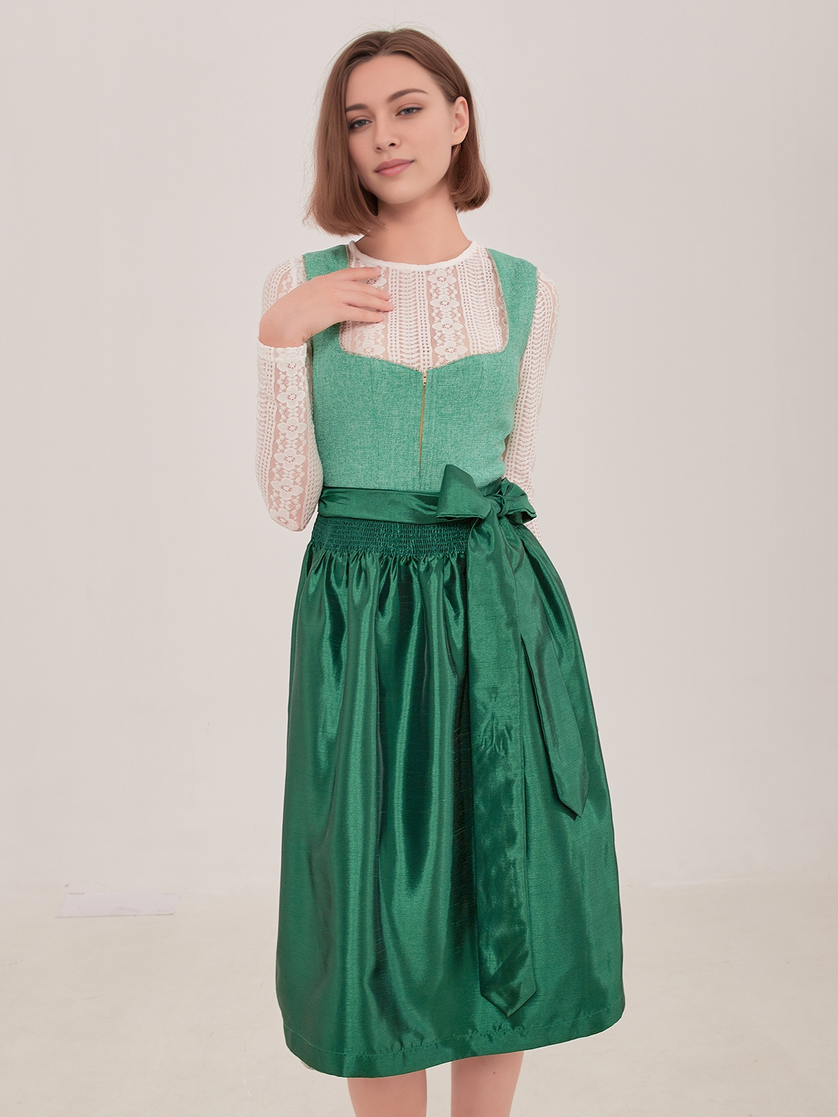 Modernes Dirndl in Blau