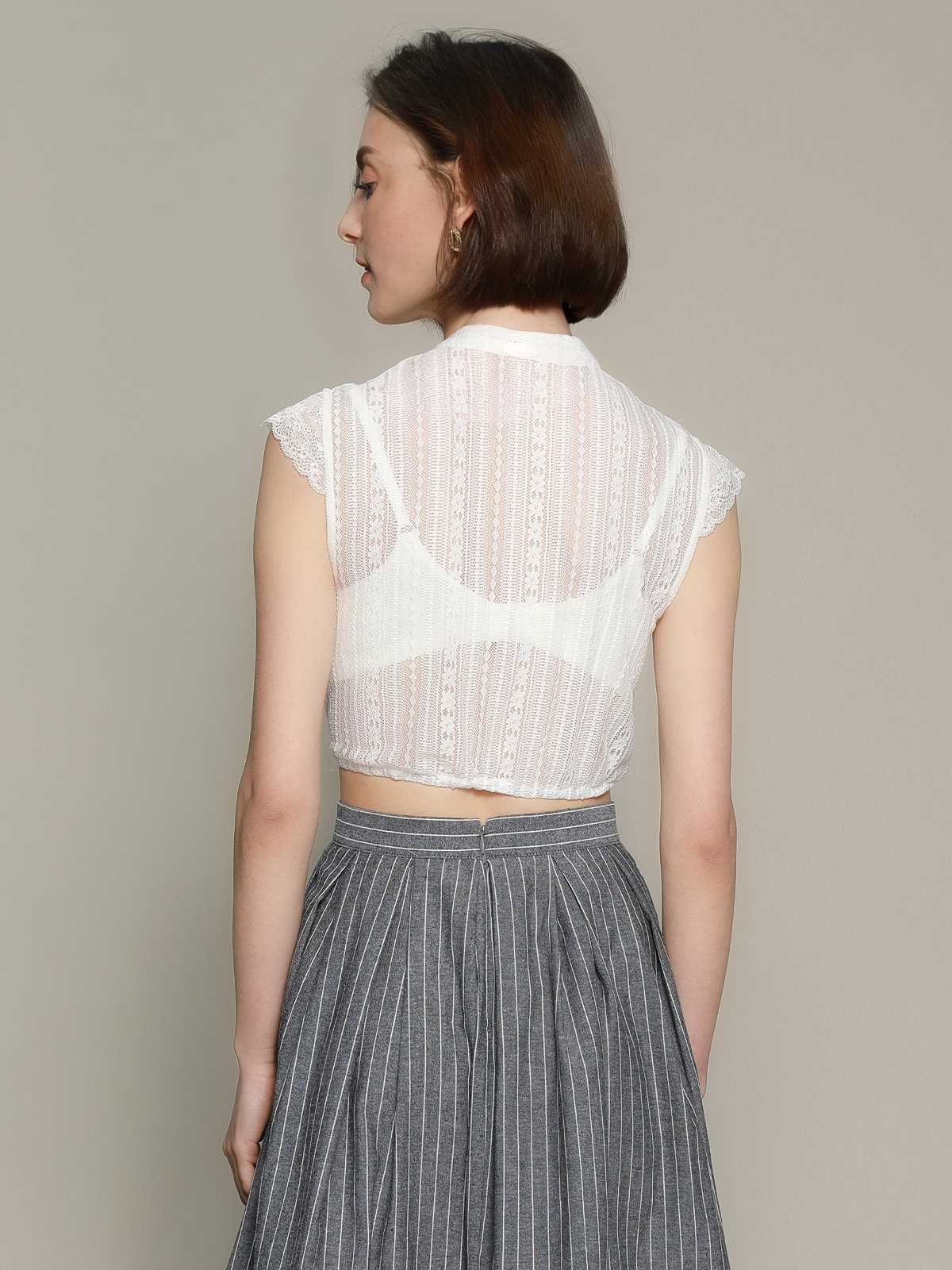 Elegante Dirndlbluse in Weiß mit feinen Details
