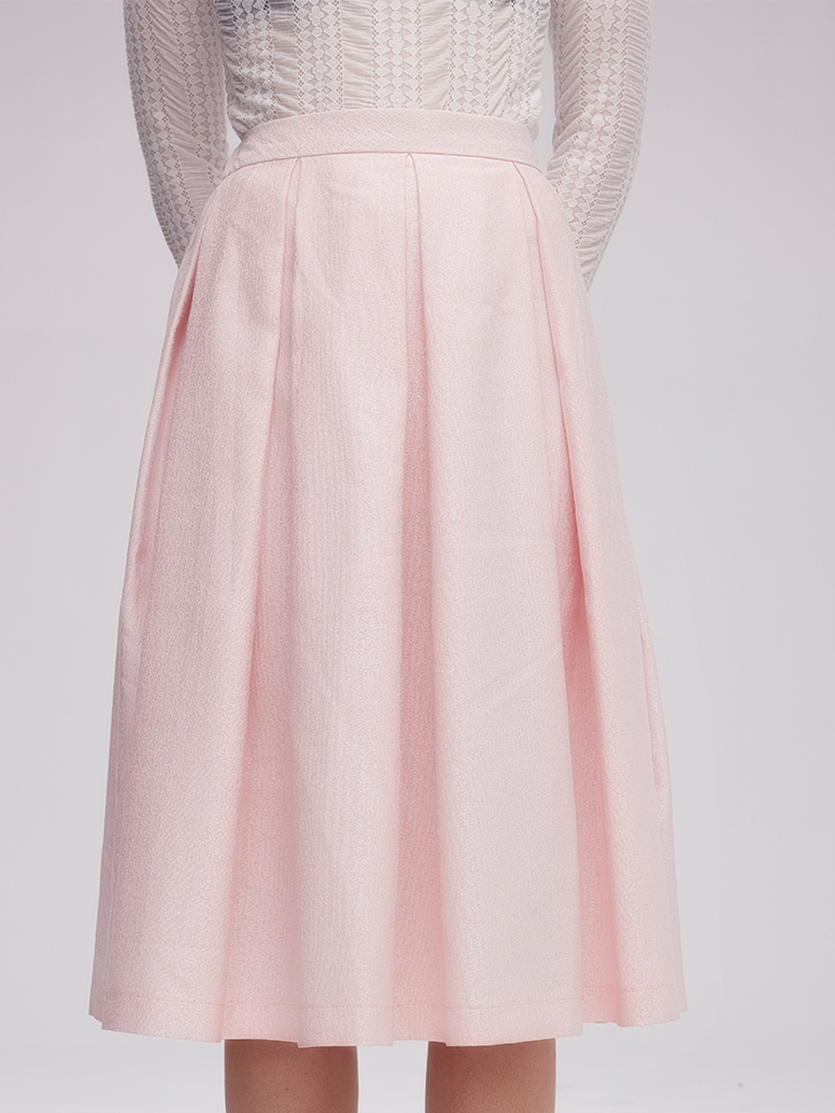 Dirndl in Rosa mit modernem Schnitt