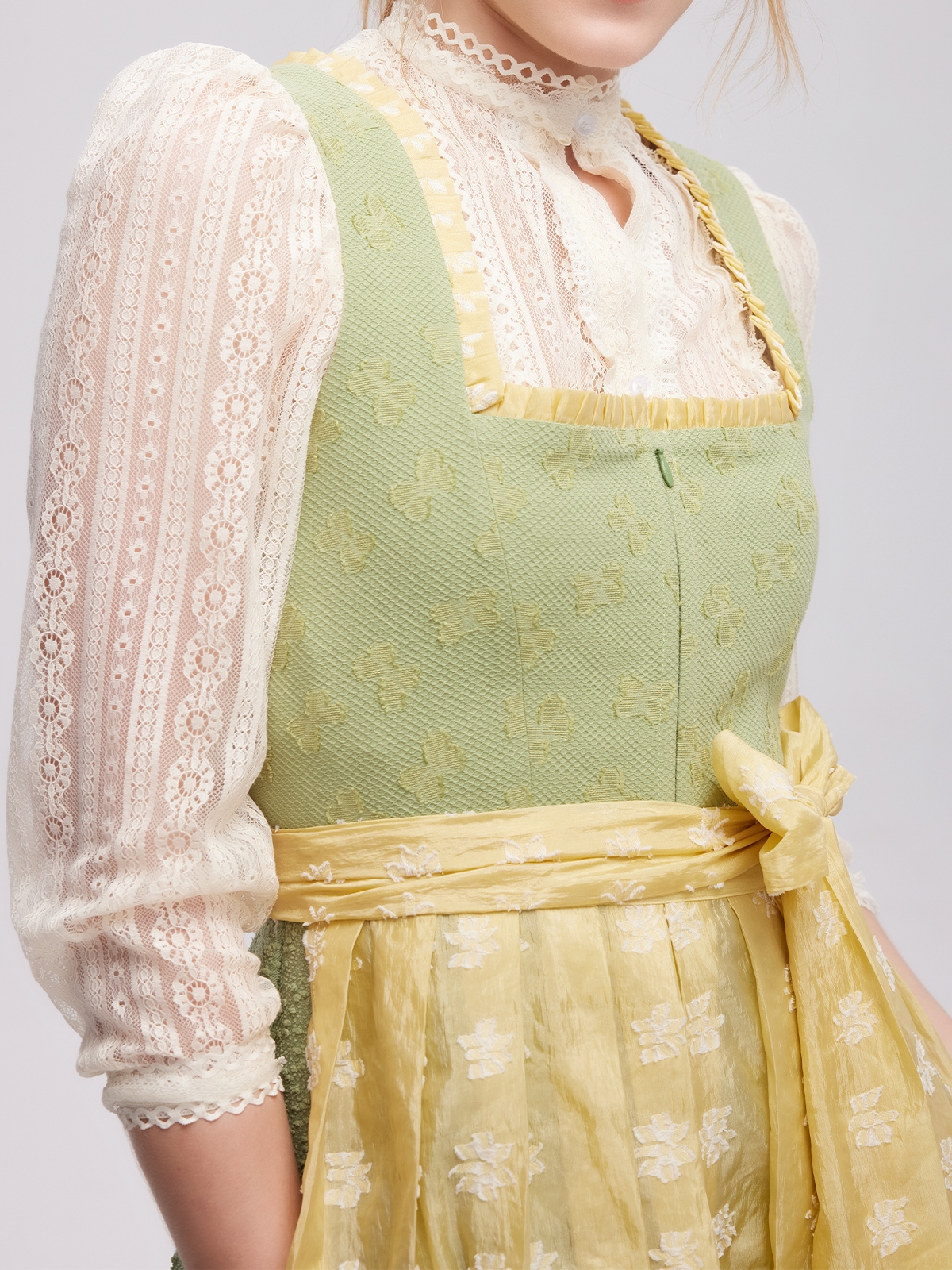 Dirndl smaragdgrün samt