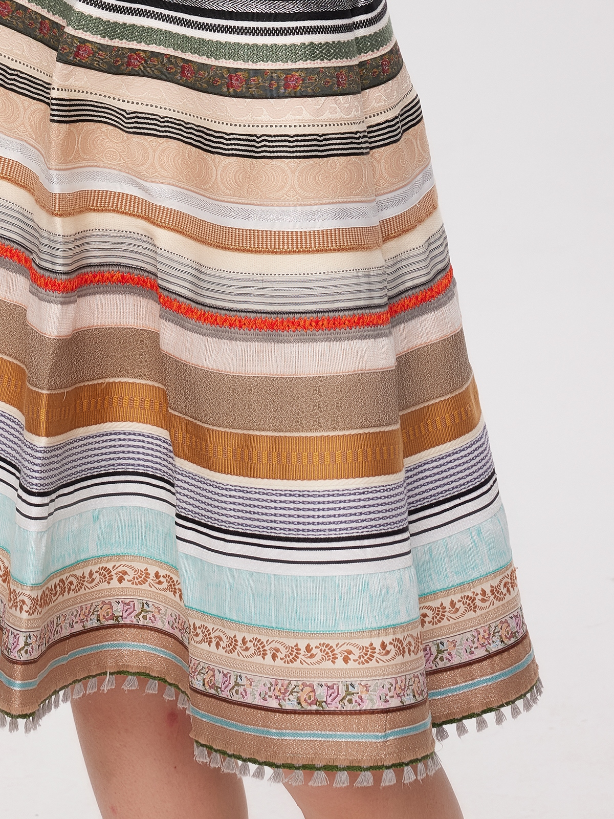 Dirndl in Gelb mit Hakenverschluss