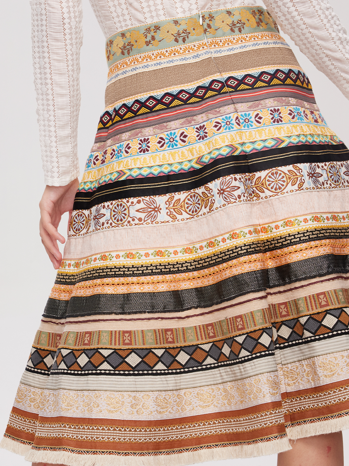 Futuristisches Dirndl-Design