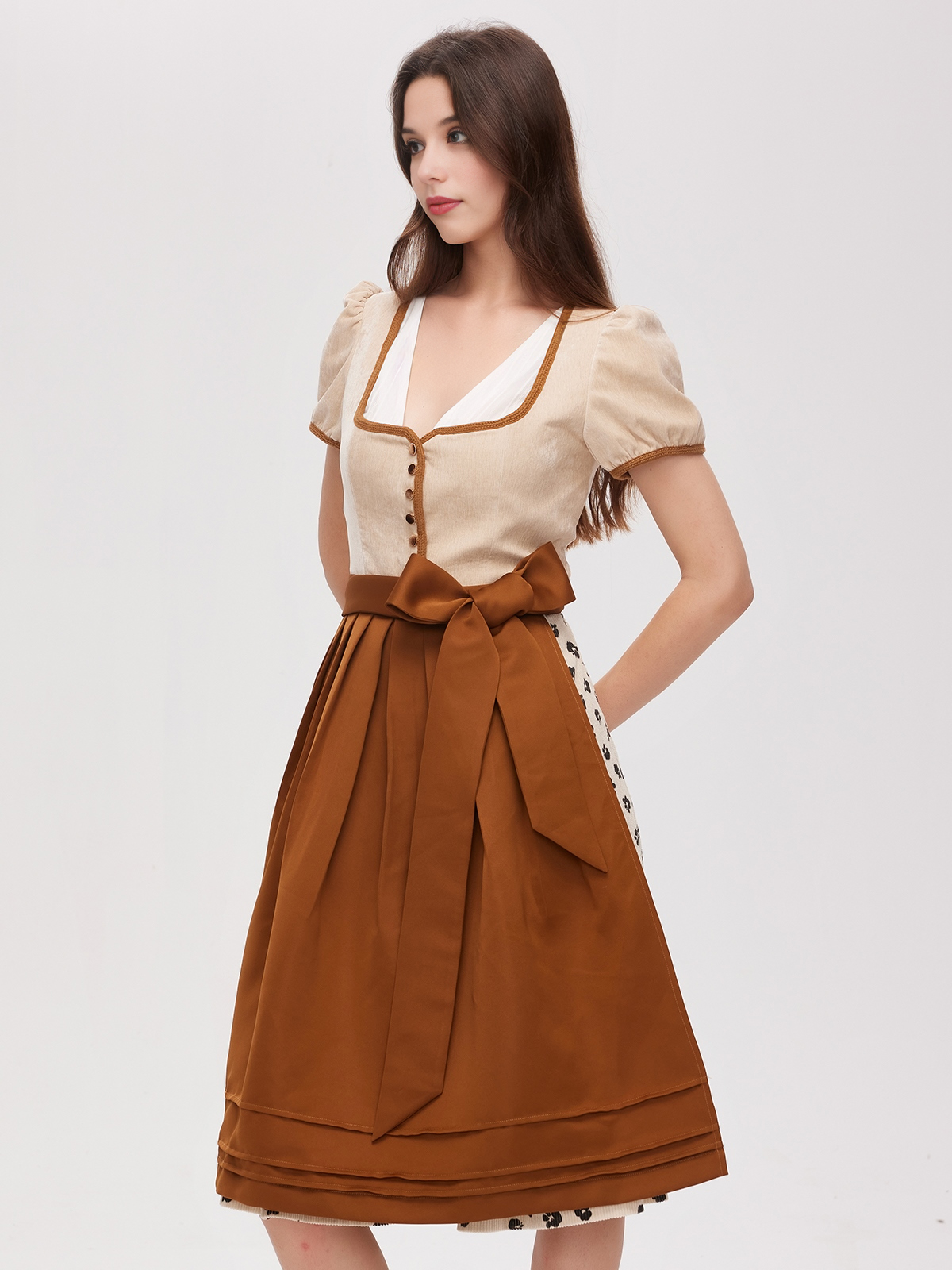 Dirndlbluse in Braun